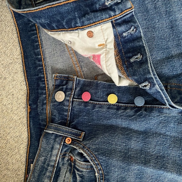 High waisted Levi’s 105 skinny denim - Picture 2 of 7